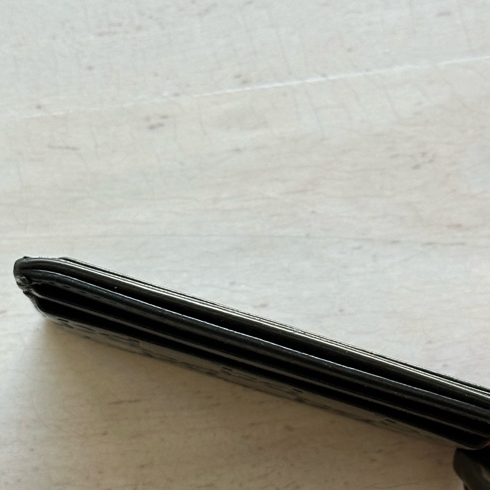 Black Gucci Leather Monogram Cardholder - Picture 3 of 10